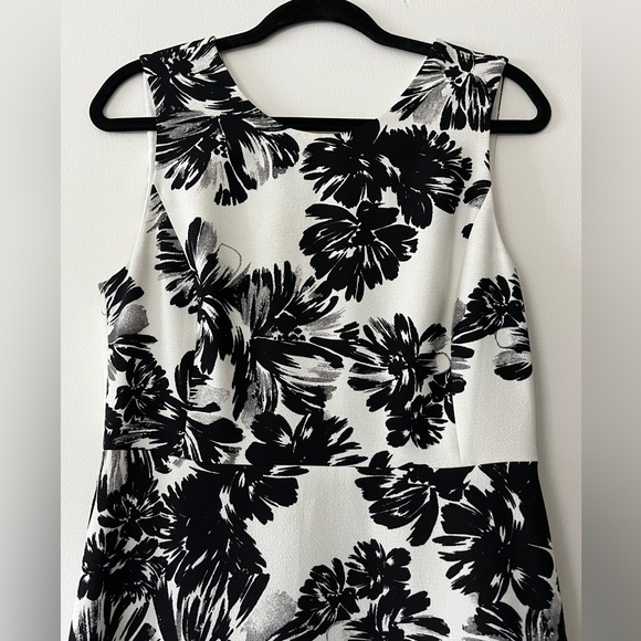 Rebecca Taylor Splashy Floral Ruffle Hem Dress Size‎ 8 Black White Sleeveless - Picture 5 of 12